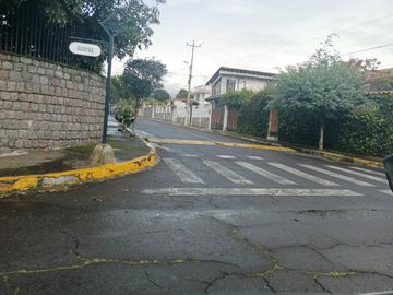 CASA EN VENTA LA COLINA SANGOLQUI