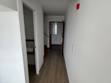 Vendo En Estreno Lindo Duplex ,Mejor Zona La Calera De La Merced $ 116,500 Negociable