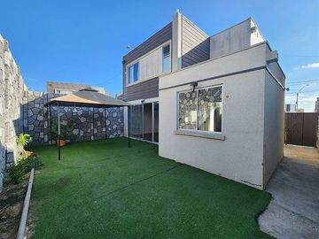 Casa en venta sin muebles 2D 1.5B Condominio Los Lucumos, sector Bosque Orte. III, Coquimbo