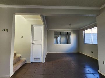 Casa en venta sin muebles 2D 1.5B Condominio Los Lucumos, sector Bosque Orte. III, Coquimbo