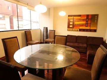 Venta De Departamento En San Borja Con Estacionamiento