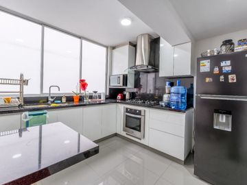 Se Alquila Lindo Departamento En Chacarilla Primer Piso Elevado Cerca Al Pentagonito Y Hermosos Parques