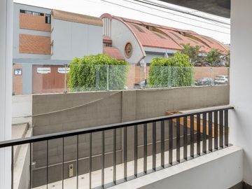 Se Alquila Lindo Departamento En Chacarilla Primer Piso Elevado Cerca Al Pentagonito Y Hermosos Parques