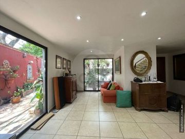 Venta Casa de 2 niveles, 7 Habs. + PH independiente en Coyoacán
