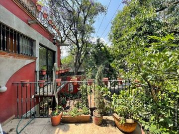 Venta Casa de 2 niveles, 7 Habs. + PH independiente en Coyoacán