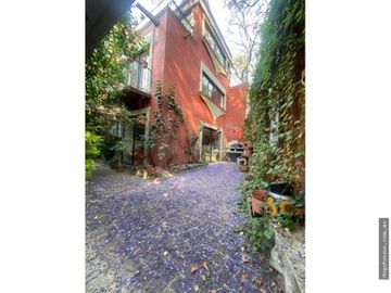 Venta Casa de 2 niveles, 7 Habs. + PH independiente en Coyoacán