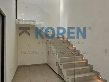 CASA EN VENTA CON RECAMARAS EN PLANTA BAJA EN RESIDENCIAL LOMBARDIA