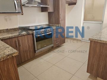 CASA EN VENTA CON RECAMARAS EN PLANTA BAJA EN RESIDENCIAL LOMBARDIA
