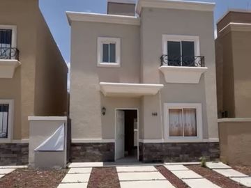 CASA EN FRACC. VIÑEDOS - Modelo Mediano