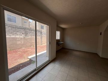 CASA EN FRACC. VIÑEDOS - Modelo Grande