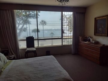 Preciosa casa en chorrillos frente al mar