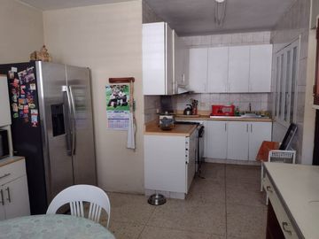 Preciosa casa en chorrillos frente al mar