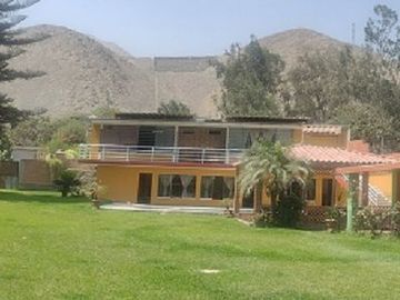 Se vende Casa con magnifica vista y amoblada en Cieneguilla
