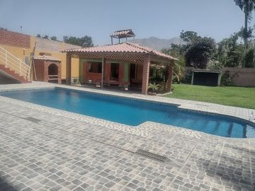 Se vende Casa con magnifica vista y amoblada en Cieneguilla