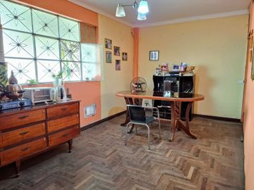CASA EN VENTA EN ESQUIN, URB. JORGE CHAVEZ CALLAO, CERCA DE LA AV. TOMAS VALLE Y PACASMAYO