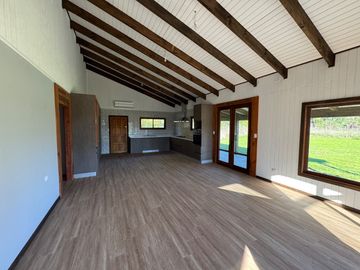 Casa nueva de 1 piso orilla pavimento km 20 camino a Cato