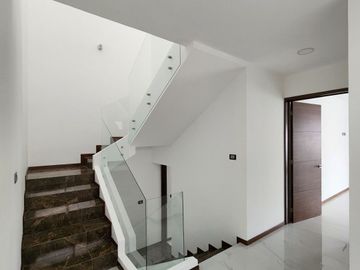 Privacidad, Espacio y Seguridad - Casa Nueva zona Monte Magno