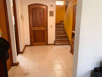 Casa 4D 4B con Piscina 140m2 y 299m2 terreno