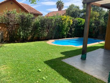 Casa 4D 4B con Piscina 140m2 y 299m2 terreno