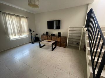 CASA EN VENTA EN RANCHO SANTA MÓNICA