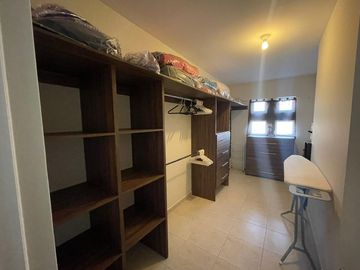 CASA EN VENTA EN RANCHO SANTA MÓNICA