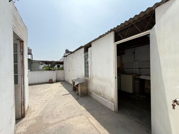 ¡OPORTUNIDAD ÚNICA! AMPLIA CASA EN EXCELENTE UBICACIÓN – JAVIER PRADO