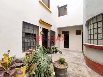 CASA CÉNTRICA EN SANTA BEATRIZ | CERCA AL PARQUE DE LAS AGUAS | A UN PASO DE LA AV. AREQUIPA Y PETTIT THOUARS