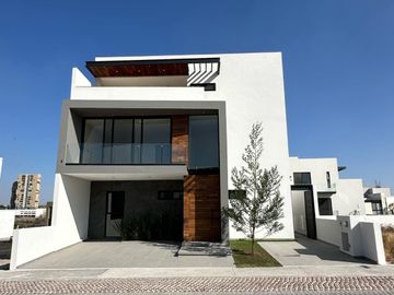 VENTA DE CASA EN CONDOMINIO EN LA VISTA RESIDENCIAL