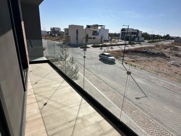 VENTA DE CASA EN CONDOMINIO EN LA VISTA RESIDENCIAL