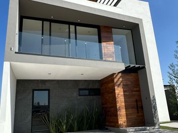 VENTA DE CASA EN CONDOMINIO EN LA VISTA RESIDENCIAL