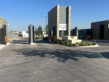 VENTA DE CASA EN CONDOMINIO EN LA VISTA RESIDENCIAL
