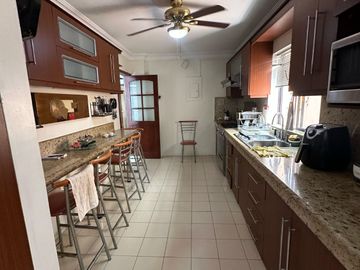CASA DE VENTA EN SAMBORONDON 4 DORMITORIOS