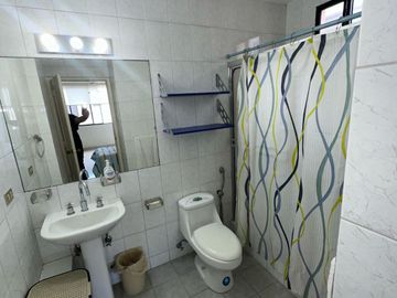 CASA DE VENTA EN SAMBORONDON 4 DORMITORIOS