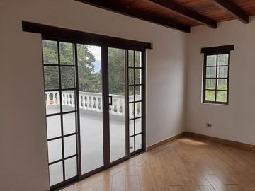 Casa en venta sector Hacienda Santa Clara Sangolquí.