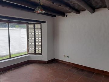 Casa en venta sector Hacienda Santa Clara Sangolquí.