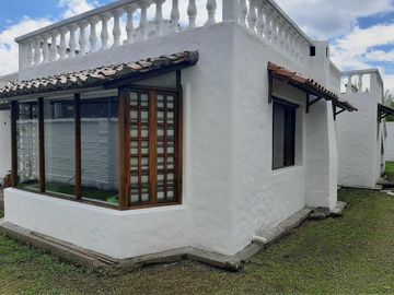 Casa en venta sector Hacienda Santa Clara Sangolquí.