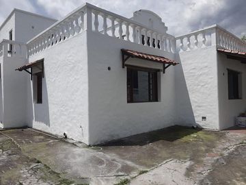 Casa en venta sector Hacienda Santa Clara Sangolquí.