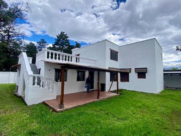 Casa en venta sector Hacienda Santa Clara Sangolquí.