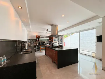 Casa en Venta con alberca en Lomas del Bosque Amueblada de Lujo en Zona Andares Zapopan