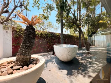 Casa en Venta con alberca en Lomas del Bosque Amueblada de Lujo en Zona Andares Zapopan