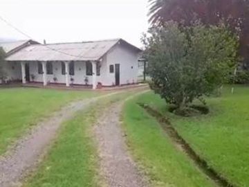 VENTA TERRENO CON EDIFICACIÓN EN CONOCOTO ILALÓ