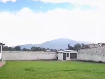 VENTA TERRENO CON EDIFICACIÓN EN CONOCOTO ILALÓ