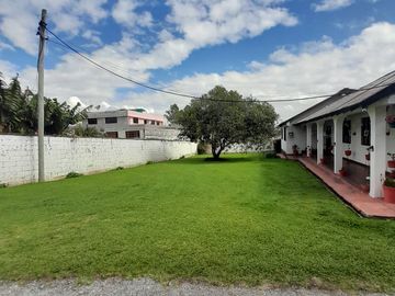 VENTA TERRENO CON EDIFICACIÓN EN CONOCOTO ILALÓ