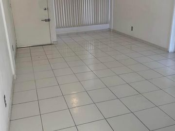 DEPARTAMENTO EN VENTA 2 REC CUARTO DE SERVICIO