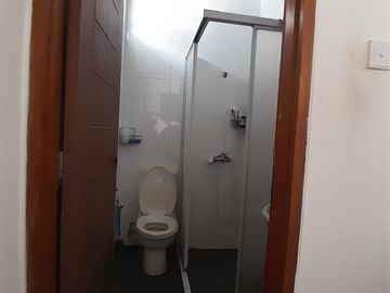 DIJUAL CEPAT! Rumah Siap Huni Modern di Perumahan Emerald Residence Bintaro