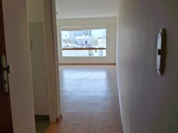 Venta de Moderno Dpto. en Miraflores