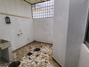 Excelente casa de 1 planta (con opción a 2do.piso) en Bugambilias Country