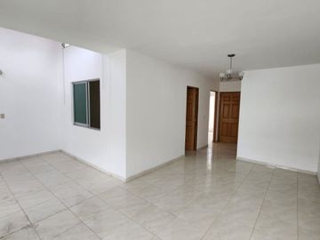 Excelente casa de 1 planta (con opción a 2do.piso) en Bugambilias Country