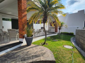 Excelente casa de 1 planta (con opción a 2do.piso) en Bugambilias Country