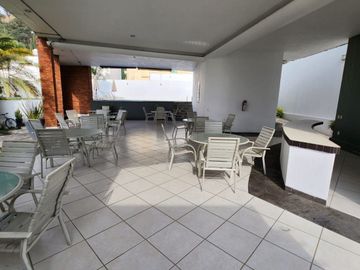 Excelente casa de 1 planta (con opción a 2do.piso) en Bugambilias Country
